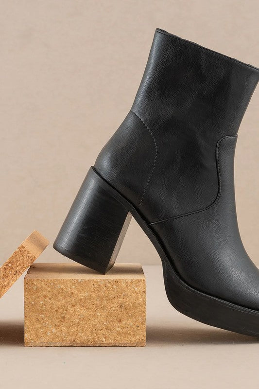 Liam Ankle Boots
