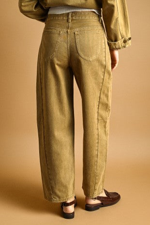 Embroidered Barrel Jeans